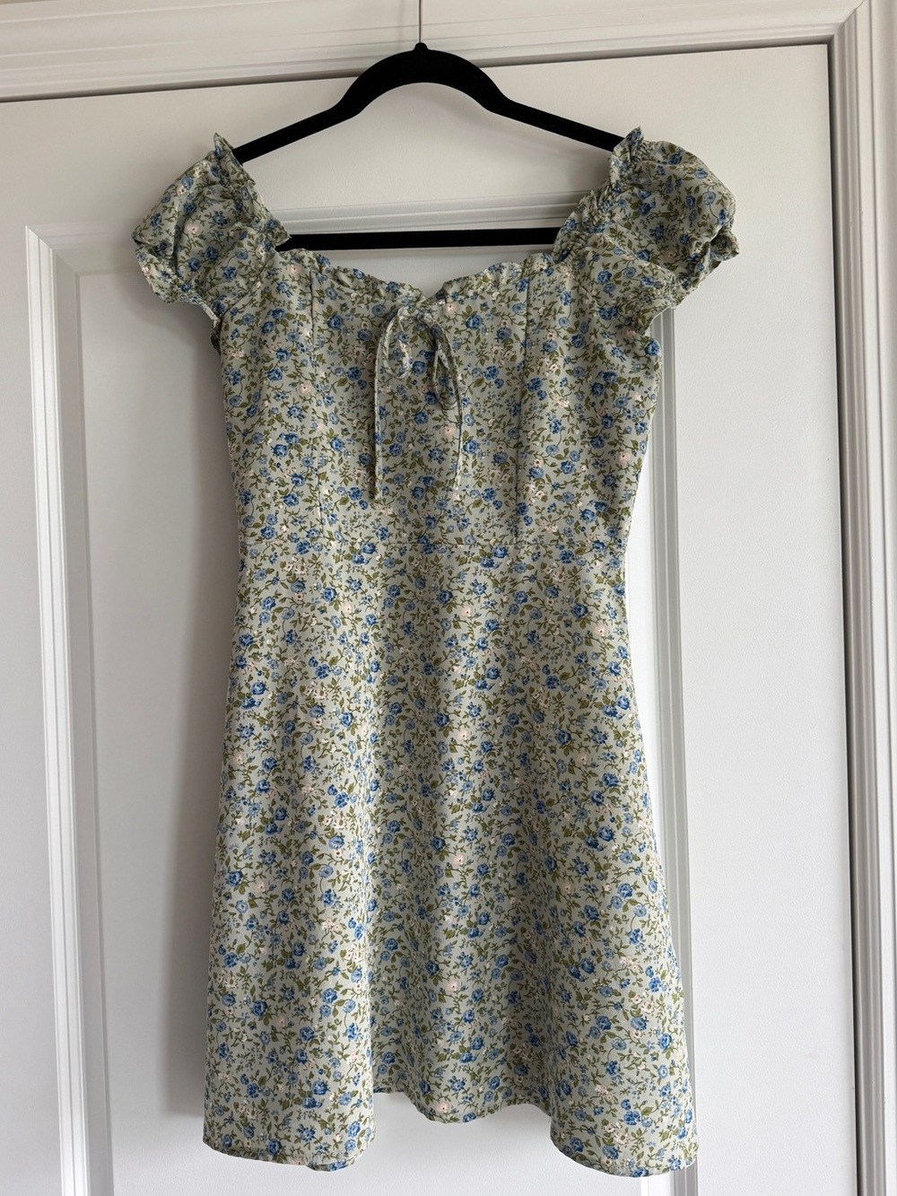 Moonsea Green Floral Puff-Sleeve Mini Dress